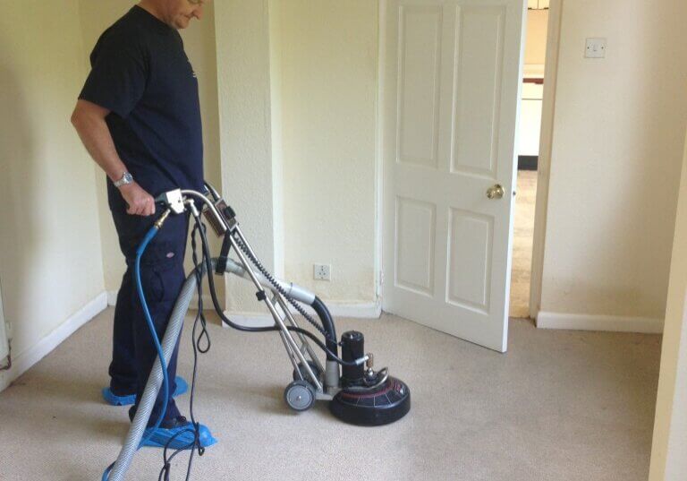 Carpet Cleaning using the Rotovac 360i