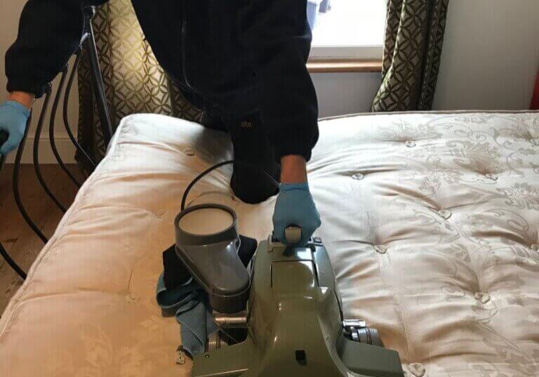 Deep Cleaning to a mattress to remove dust mites
